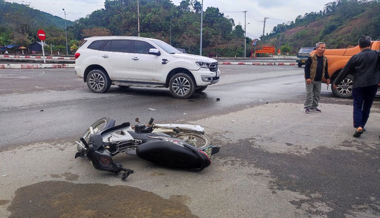 Hiện trường vụ tai nạn - Ảnh: Ho&agrave;i Văn.