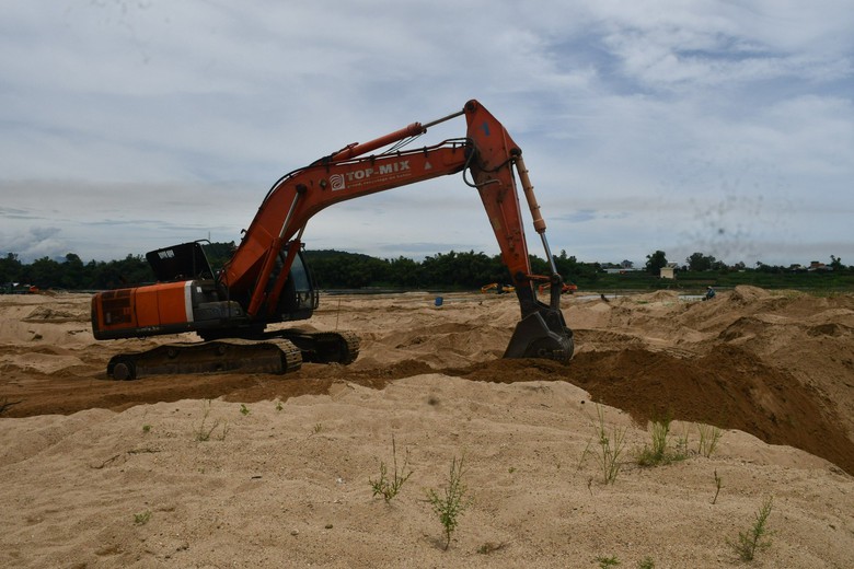 V&igrave; sao Quảng Ng&atilde;i lại đưa c&aacute;t x&acirc;y dựng v&agrave;o danh mục k&ecirc; khai gi&aacute;?- Ảnh 1.