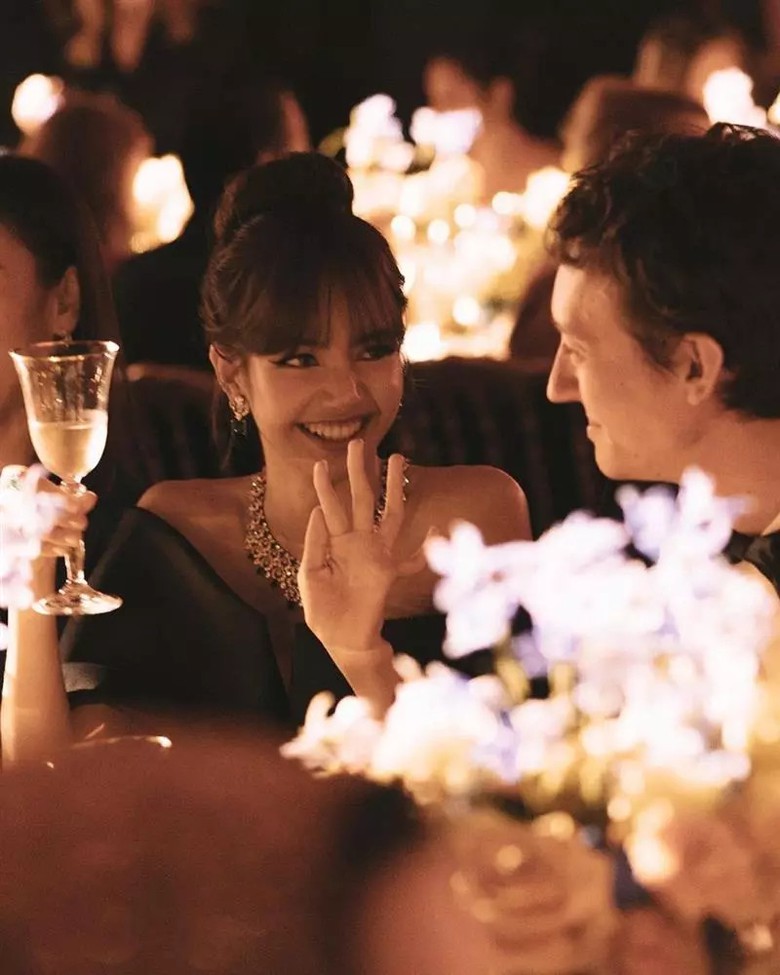 Lisa BlackPink v&agrave; mối quan hệ th&acirc;n thiết với giới t&agrave;i phiệt- Ảnh 8.