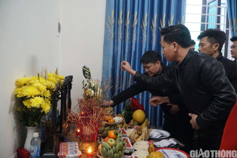 X&oacute;t xa chia sẻ của người đ&agrave;n &ocirc;ng mất vợ v&agrave; hai con sau vụ ch&aacute;y nh&agrave; ở Thanh H&oacute;a- Ảnh 4.