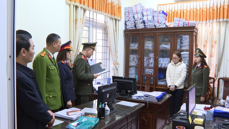 H&agrave;ng loạt c&aacute;n bộ ở Sầm Sơn bị khởi tố v&igrave; đưa, nhận hối lộ- Ảnh 1.