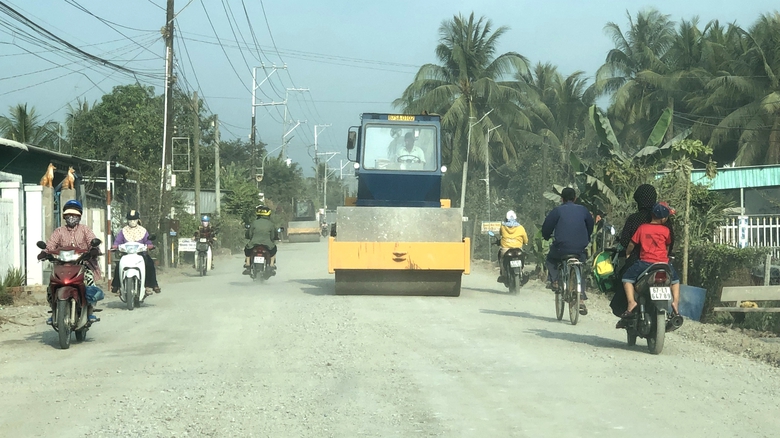 Sẽ khắc phục t&igrave;nh trạng kh&oacute;i bụi, thiếu an to&agrave;n khi n&acirc;ng cấp ĐT 943 ở An Giang- Ảnh 1.