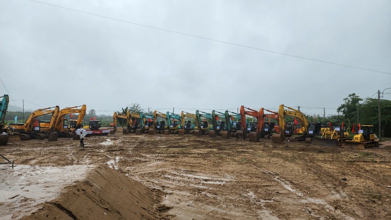 Quảng Ng&atilde;i loay hoay giải ph&oacute;ng mặt bằng dự &aacute;n đường 3.500 tỷ- Ảnh 4.