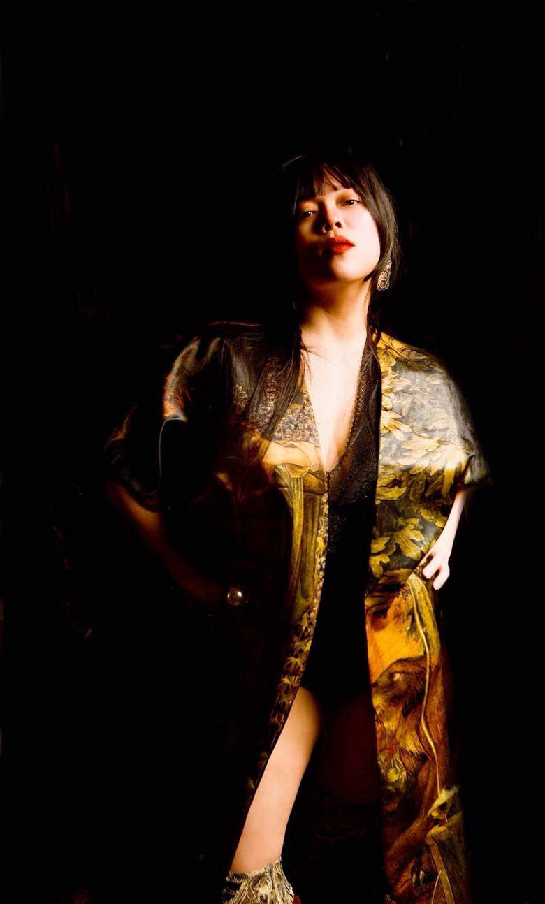 Ca sĩ H&agrave; Linh tr&igrave;nh diễn &aacute;o d&agrave;i tại Văn Miếu - Quốc Tử Gi&aacute;m- Ảnh 8.