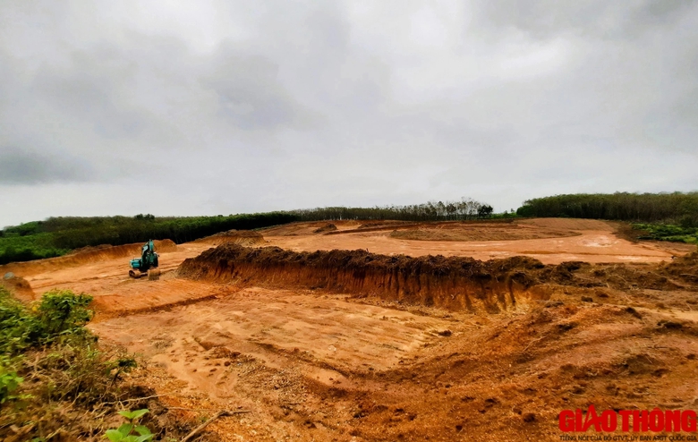 Điều phối đất san lấp khu t&aacute;i định cư cao tốc ở Vĩnh Kh&ecirc;, san nền khu t&aacute;i định cư Vĩnh H&agrave;- Ảnh 1.