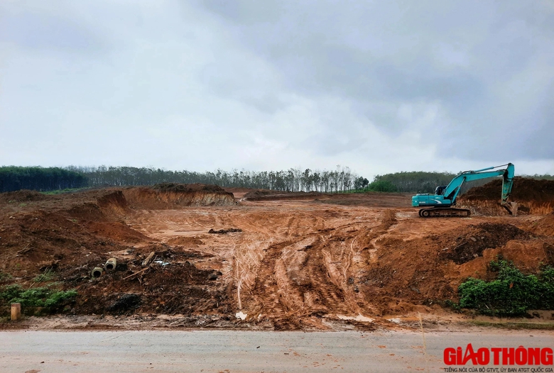 Điều phối đất san lấp khu t&aacute;i định cư cao tốc ở Vĩnh Kh&ecirc;, san nền khu t&aacute;i định cư Vĩnh H&agrave;- Ảnh 2.