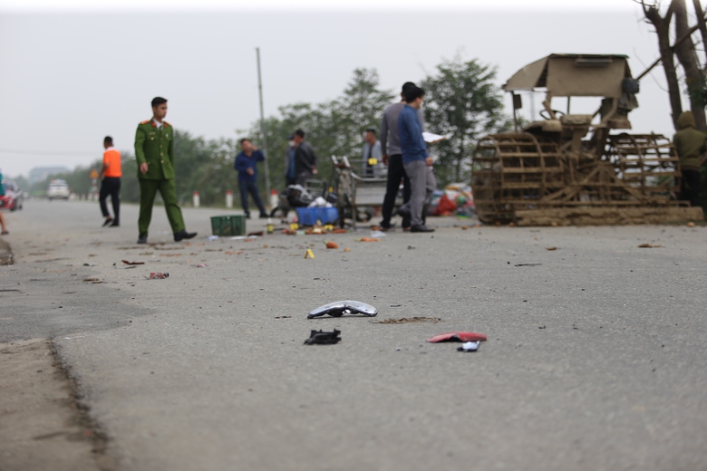 Hai vợ chồng gặp tai nạn tử vong thương t&acirc;m khi đi b&aacute;n h&agrave;ng l&uacute;c rạng s&aacute;ng- Ảnh 21.