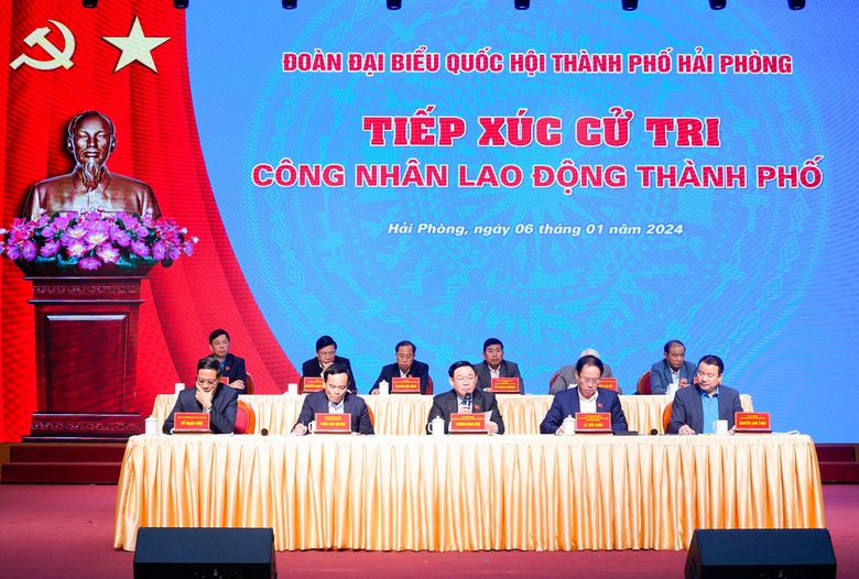 Chủ tịch Quốc hội tiếp x&uacute;c cử tri, c&ocirc;ng nh&acirc;n tại Hải Ph&ograve;ng- Ảnh 1.