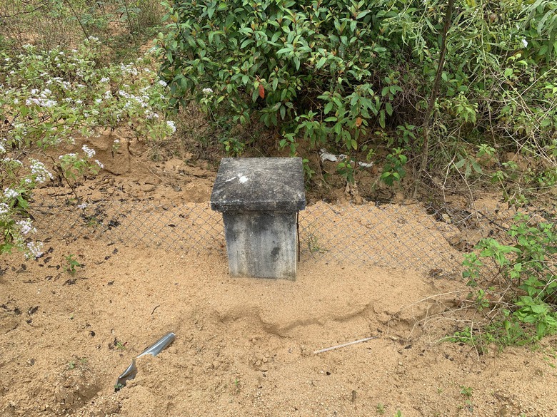 Loạt trụ sở h&agrave;nh ch&iacute;nh tiền tỷ ở Quảng Ng&atilde;i bị sạt lở n&uacute;i uy hiếp- Ảnh 6.