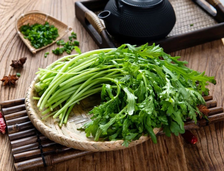 Loại rau "m&oacute;n ăn của Ho&agrave;ng đế" đang đ&uacute;ng m&ugrave;a, đừng bỏ lỡ- Ảnh 1.