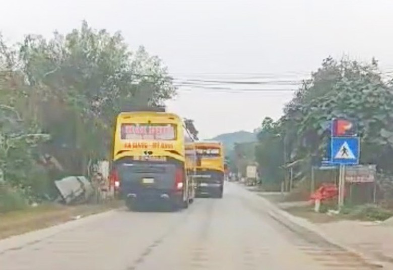 T&agrave;i xế xe kh&aacute;ch ch&egrave;n &eacute;p nhau tr&ecirc;n QL2 bị phạt 2,5 triệu, tước GPLX 3 th&aacute;ng- Ảnh 2.