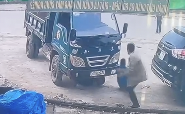 Nghi &aacute;n ch&uacute; l&aacute;i xe tải t&ocirc;ng ch&aacute;u họ trọng thương- Ảnh 1.