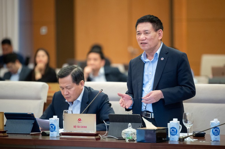 Ch&iacute;nh phủ đề xuất Ủy ban Thường vụ Quốc hội "gỡ rối" Luật Đầu tư c&ocirc;ng - Ảnh 1.