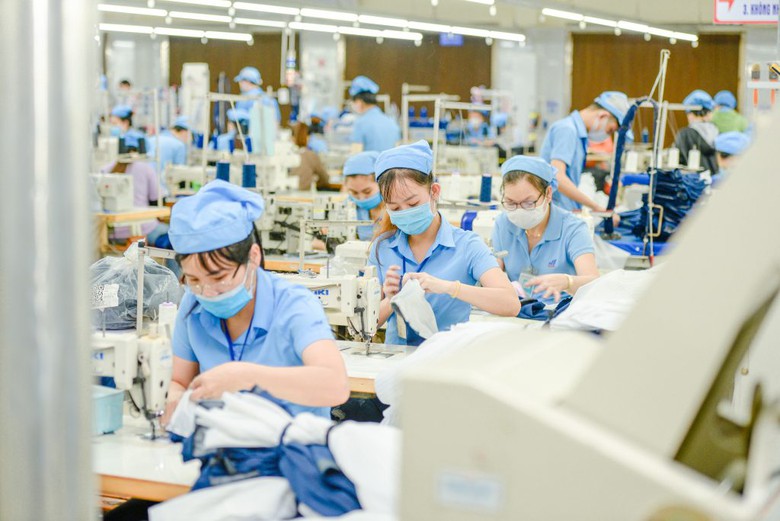 Thu nhập ng&agrave;nh dệt may Việt Nam cao gấp 3 lần Bangladesh, gấp hơn 2 lần Ấn Độ- Ảnh 1.
