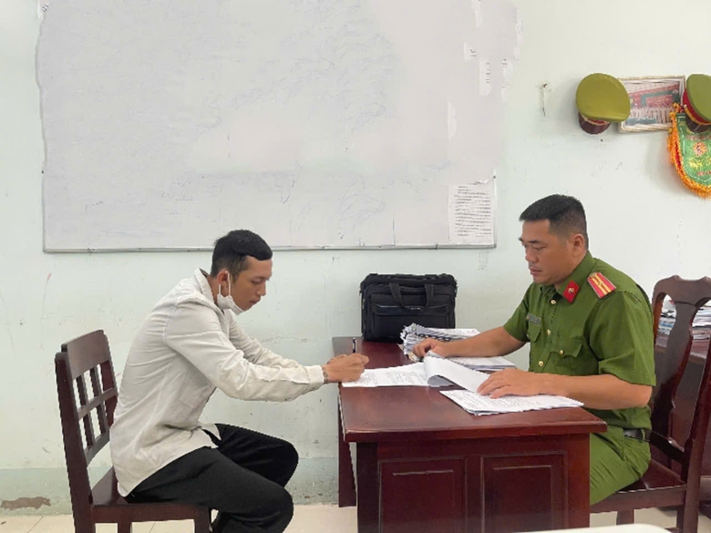 Khởi tố t&agrave;i xế xe tải chạy qu&aacute; tốc độ g&acirc;y tai nạn khiến nữ sinh mất 2 ch&acirc;n- Ảnh 1.