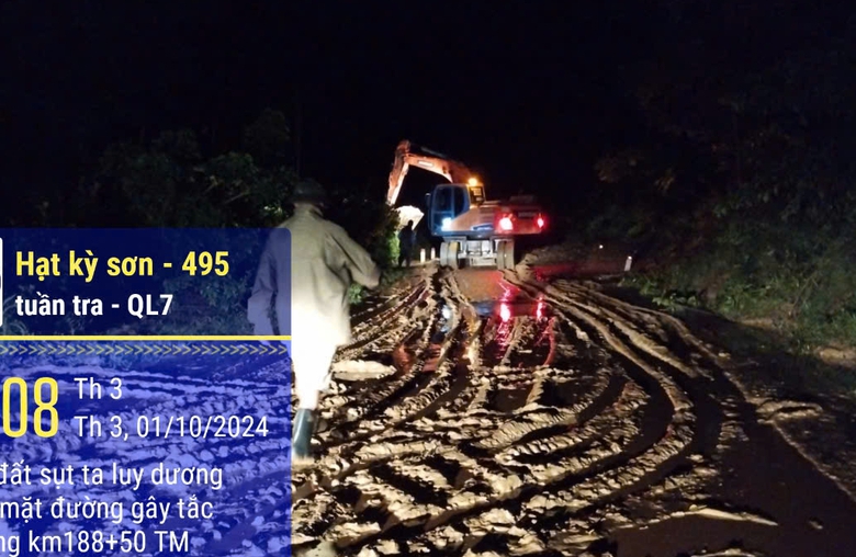 Xuy&ecirc;n đ&ecirc;m xử l&yacute; sạt lở, th&ocirc;ng tuyến quốc lộ 7 ở Nghệ An- Ảnh 2.