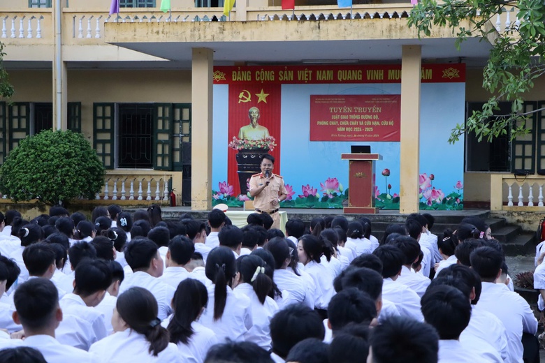 Th&aacute;i B&igrave;nh "phủ s&oacute;ng" ATGT c&aacute;c trường từ đầu năm học- Ảnh 1.