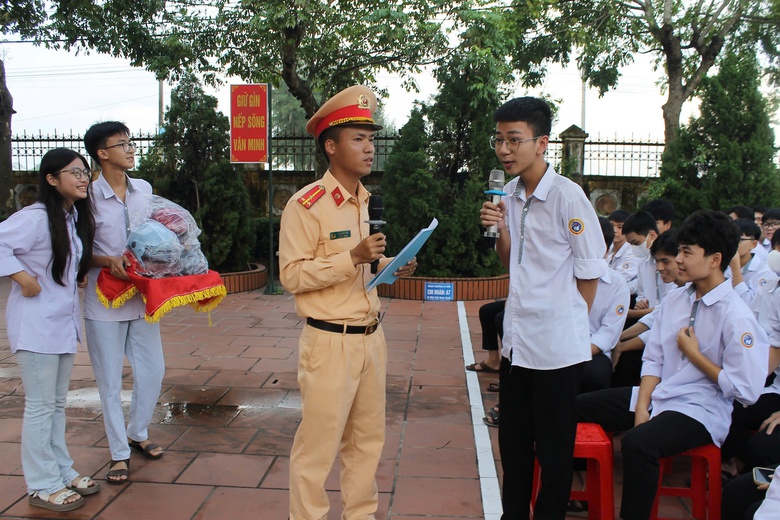 Th&aacute;i B&igrave;nh "phủ s&oacute;ng" ATGT c&aacute;c trường từ đầu năm học- Ảnh 3.