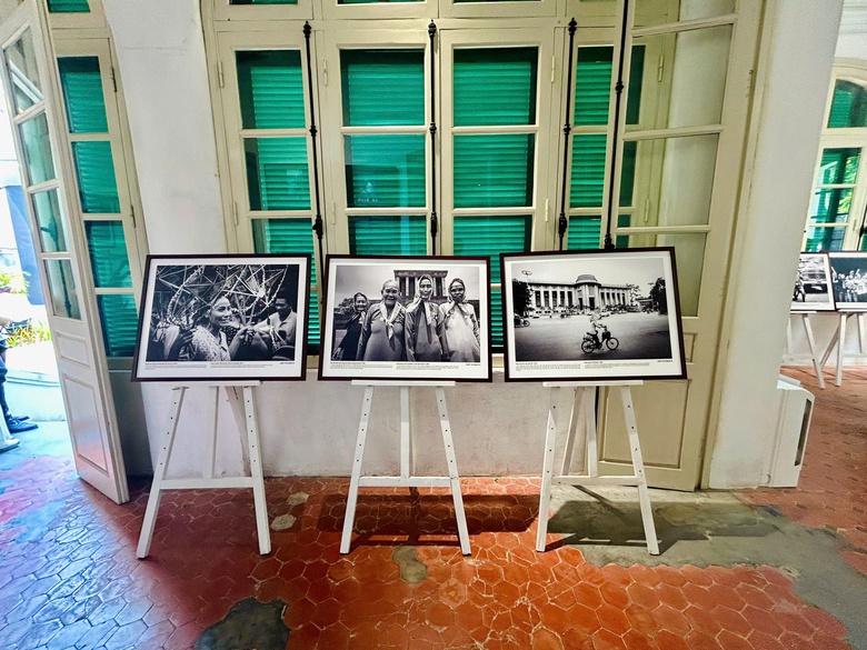 Khám phá Thủ đô xưa qua triển lãm ảnh "Hà Nội - một thời để nhớ"- Ảnh 1. Khám phá Thủ đô xưa qua triển lãm ảnh "Hà Nội - một thời để nhớ"- Ảnh 1.