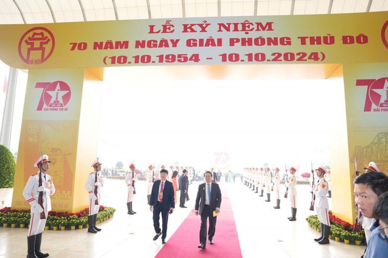 Tổng B&iacute; thư, Chủ tịch nước T&ocirc; L&acirc;m dự Lễ kỷ niệm trọng thể 70 năm Ng&agrave;y Giải ph&oacute;ng Thủ đ&ocirc;- Ảnh 1.