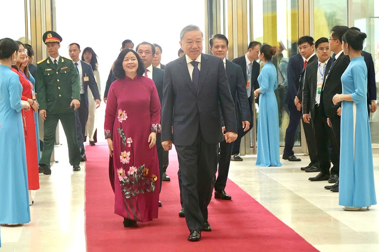 Tổng B&iacute; thư, Chủ tịch nước T&ocirc; L&acirc;m dự Lễ kỷ niệm trọng thể 70 năm Ng&agrave;y Giải ph&oacute;ng Thủ đ&ocirc;- Ảnh 2.