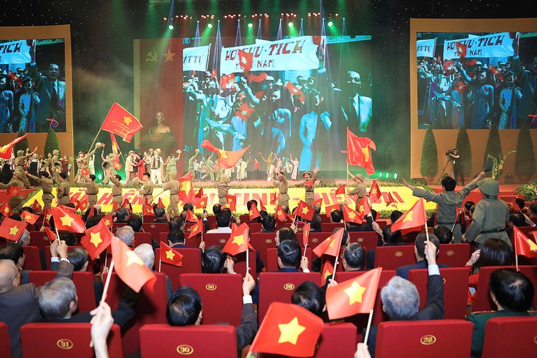 Tổng B&iacute; thư, Chủ tịch nước T&ocirc; L&acirc;m dự Lễ kỷ niệm trọng thể 70 năm Ng&agrave;y Giải ph&oacute;ng Thủ đ&ocirc;- Ảnh 11.