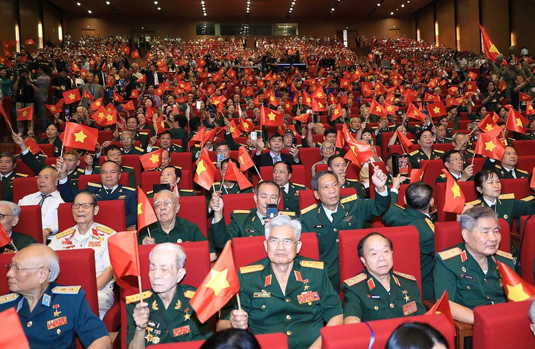 Tổng B&iacute; thư, Chủ tịch nước T&ocirc; L&acirc;m dự Lễ kỷ niệm trọng thể 70 năm Ng&agrave;y Giải ph&oacute;ng Thủ đ&ocirc;- Ảnh 8.