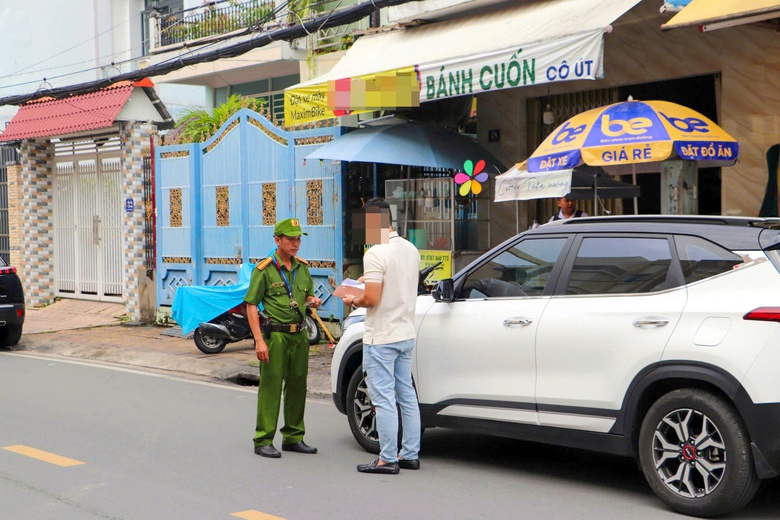 Lưu thông đường cấm theo giờ, nhiều tài xế ô tô bị phạt 2,5 triệu, tước bằng 2 tháng- Ảnh 5. Lưu thông đường cấm theo giờ, nhiều tài xế ô tô bị phạt 2,5 triệu, tước bằng 2 tháng- Ảnh 5.