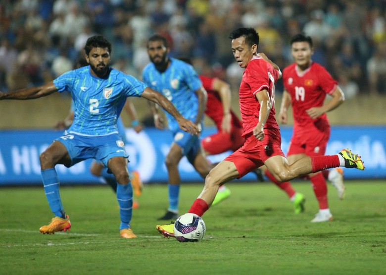 Ch&acirc;n s&uacute;t 2 lần gi&agrave;nh QBV Việt Nam tiết lộ l&yacute; do gi&atilde; từ đội tuyển quốc gia- Ảnh 1.