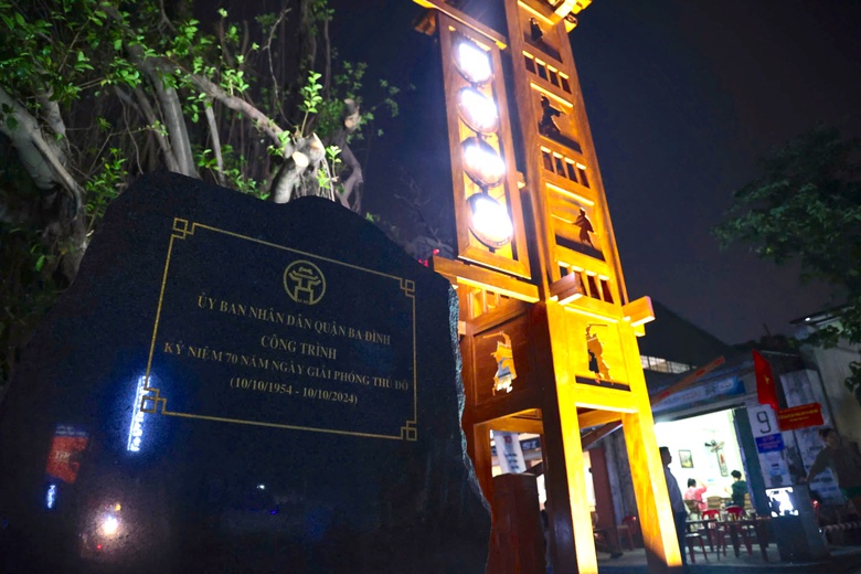 Phố đi bộ hồ Ngọc Khánh vắng vẻ ngày đầu mở cửa- Ảnh 12. Phố đi bộ hồ Ngọc Khánh vắng vẻ ngày đầu mở cửa- Ảnh 12.