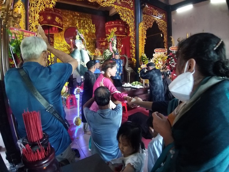 H&agrave;ng ng&agrave;n lượt người d&acirc;ng hương tưởng nhớ Anh h&ugrave;ng d&acirc;n tộc Nguyễn Trung Trực- Ảnh 6.