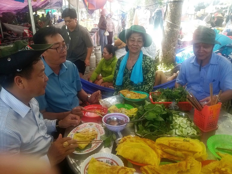 H&agrave;ng ng&agrave;n lượt người d&acirc;ng hương tưởng nhớ Anh h&ugrave;ng d&acirc;n tộc Nguyễn Trung Trực- Ảnh 10.