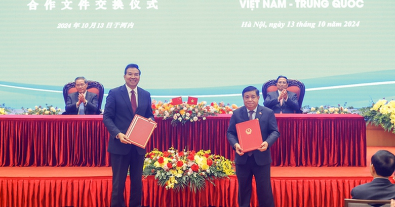 Việt Nam - Trung Quốc trao 10 văn kiện, bao gồm nhiều hợp t&aacute;c đường sắt