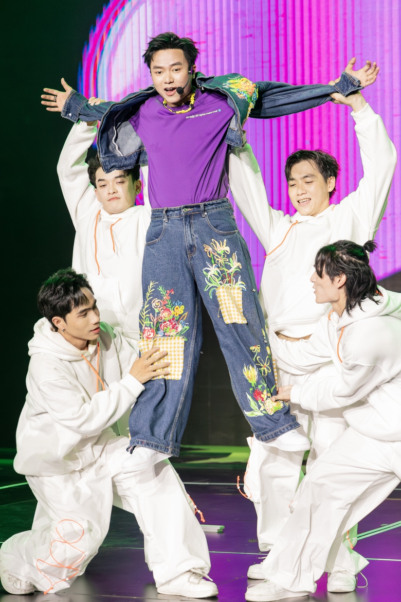 Chung kết 1 Anh trai vượt ng&agrave;n ch&ocirc;ng gai 2024: Vui nhộn, h&agrave;i hước- Ảnh 19.