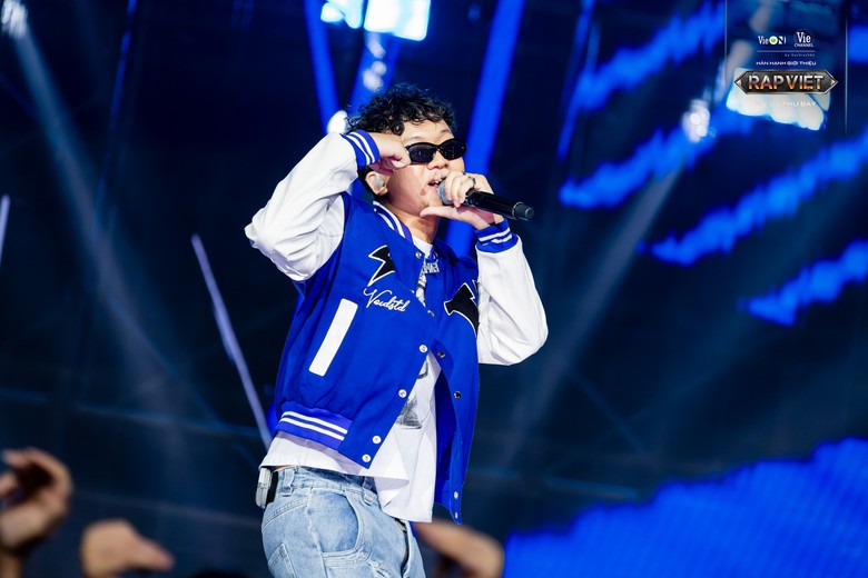 Karik trong Rap Việt tập 4: Tôi bị vùi dập nhất, chưa thấy may mắn mỉm cười- Ảnh 1. Karik trong Rap Việt tập 4: Tôi bị vùi dập nhất, chưa thấy may mắn mỉm cười- Ảnh 1.