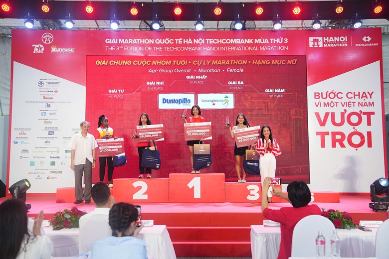 Giải marathon quốc tế Techcombank m&ugrave;a 3: H&agrave;nh tr&igrave;nh của tinh thần thể thao- Ảnh 3.