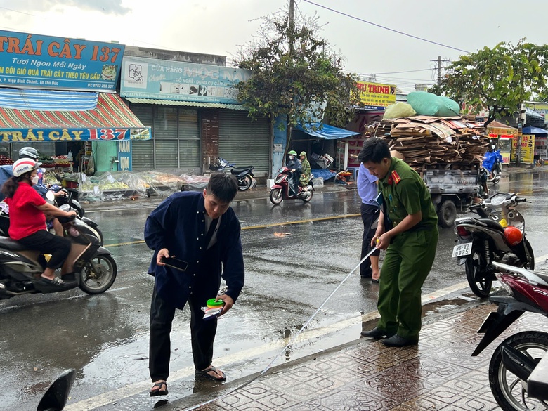 TP.HCM: T&ocirc;ng v&agrave;o sạp b&aacute;n dừa, người đ&agrave;n &ocirc;ng tử vong- Ảnh 2.