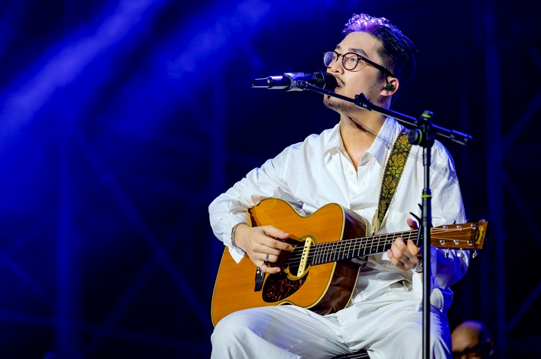 Show ca nhạc nhộn nhịp vào mùa- Ảnh 2. Show ca nhạc nhộn nhịp vào mùa- Ảnh 2.