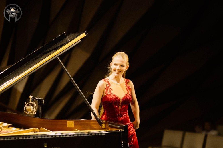 Nhiều cung bậc cảm x&uacute;c trong Vietnam Airlines Classic Hanoi Concert 2024- Ảnh 5.