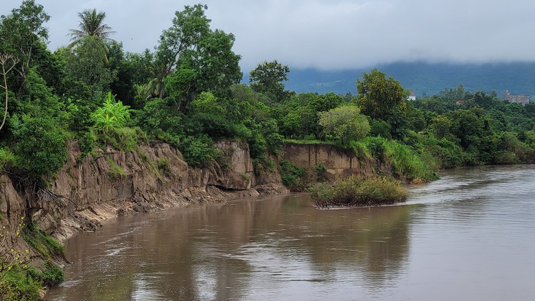 Gia Lai: S&ocirc;ng Ba sạt lở, uy hiếp hơn 800 hộ d&acirc;n dọc QL25- Ảnh 1.