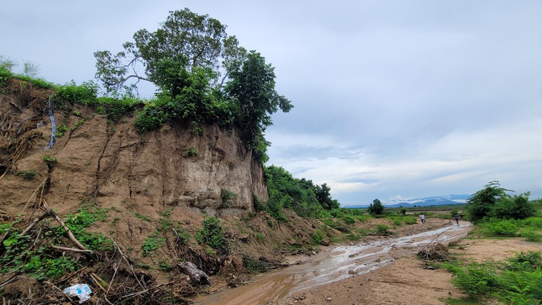 Gia Lai: S&ocirc;ng Ba sạt lở, uy hiếp hơn 800 hộ d&acirc;n dọc QL25- Ảnh 2.