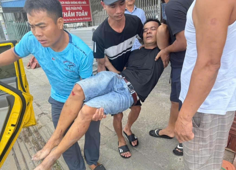 Xử l&yacute; nh&oacute;m đối tượng chặn đường đ&aacute;nh t&agrave;i xế v&agrave; phụ xe kh&aacute;ch tại Nam Định- Ảnh 2.