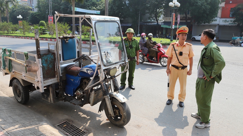 Ma men vi phạm, chủ qu&aacute;n bị... vạ l&acirc;y- Ảnh 1.