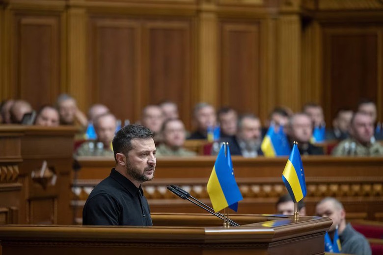 Tổng thống Ukraine tiết lộ kế hoạch kết th&uacute;c chiến sự với Nga v&agrave;o năm 2025- Ảnh 1.