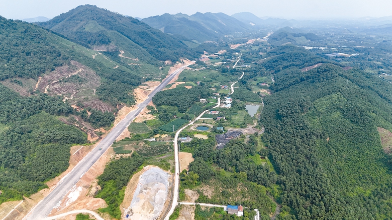 Đường li&ecirc;n kết v&ugrave;ng Th&aacute;i Nguy&ecirc;n - Bắc Giang 
v&agrave; Vĩnh Ph&uacute;c nỗ lực về đ&iacute;ch sớm- Ảnh 2.