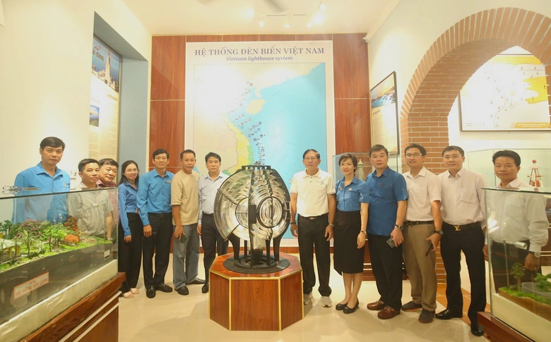 Tăng cường hợp t&aacute;c c&ocirc;ng đo&agrave;n giao th&ocirc;ng Việt - L&agrave;o- Ảnh 3.