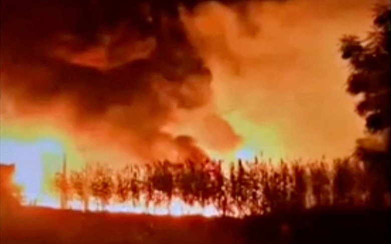 Khoảnh khắc xe bồn tại Nigeria ch&aacute;y rừng rực, &iacute;t nhất 147 người thiệt mạng