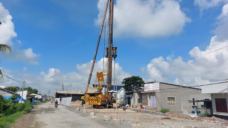 S&oacute;c Trăng khen thưởng nhiều tập thể, c&aacute; nh&acirc;n c&oacute; th&agrave;nh t&iacute;ch trong thi c&ocirc;ng cao tốc- Ảnh 2.