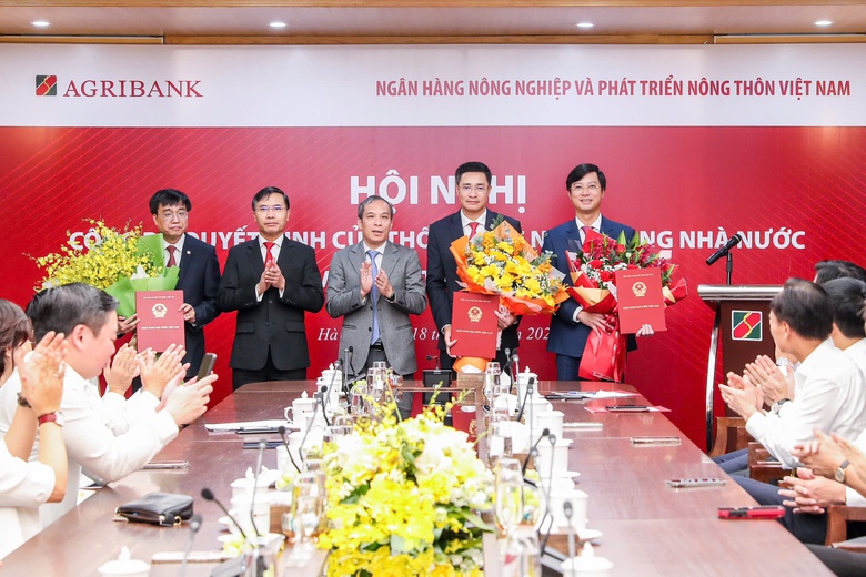 Ng&acirc;n h&agrave;ng Nh&agrave; nước bổ nhiệm loạt nh&acirc;n sự cấp cao tại Agribank- Ảnh 1.