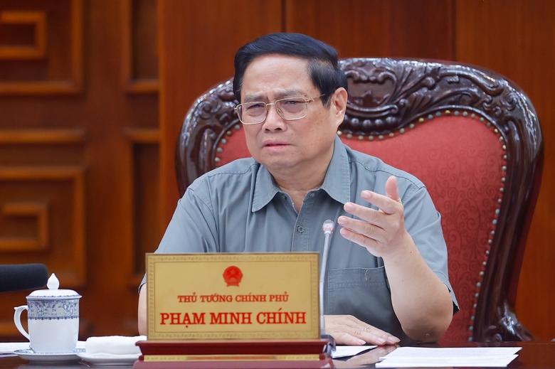 Thủ tướng: Ngay trong ng&agrave;y 19/10 phải ban h&agrave;nh Nghị định về điện mặt trời m&aacute;i nh&agrave;- Ảnh 1.